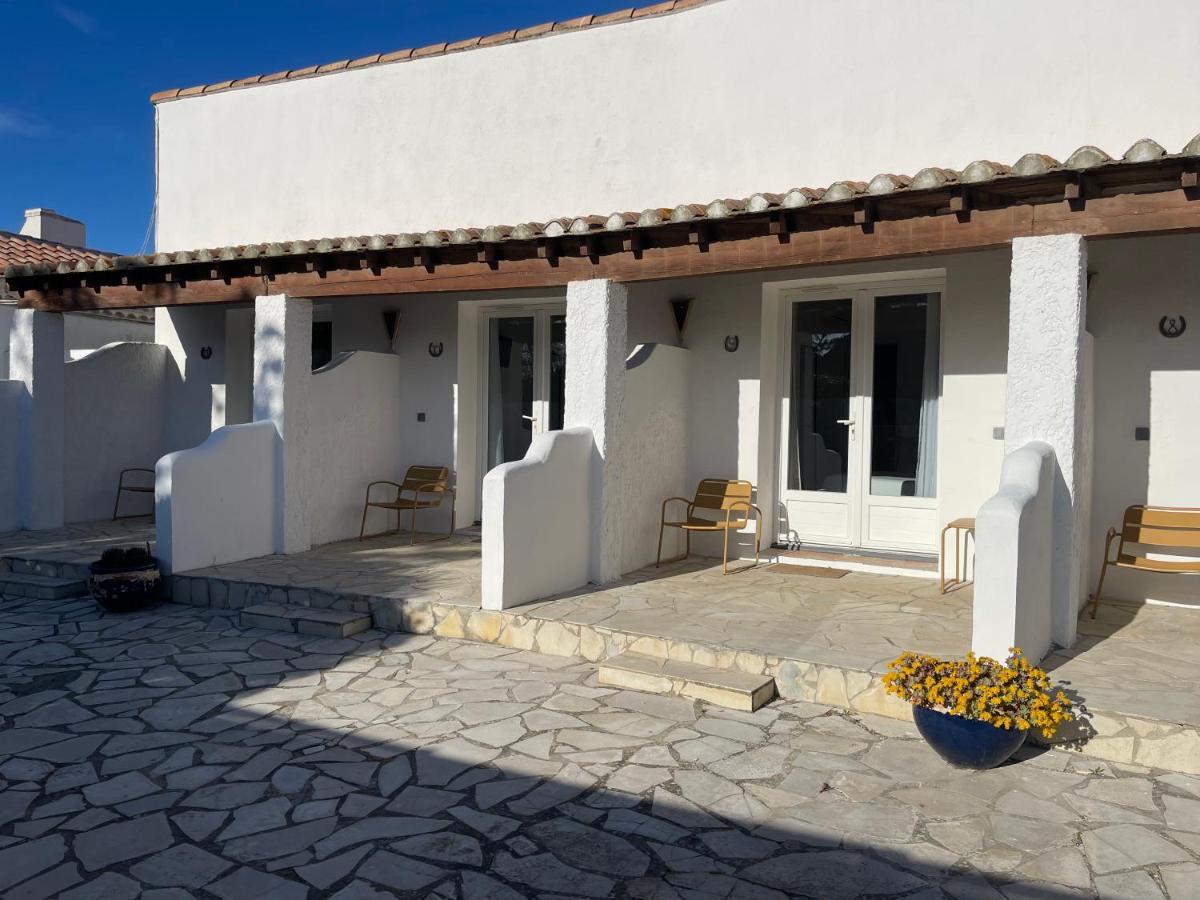 Mas Des Salicornes Hotel Saintes-Maries-de-la-Mer Exterior photo