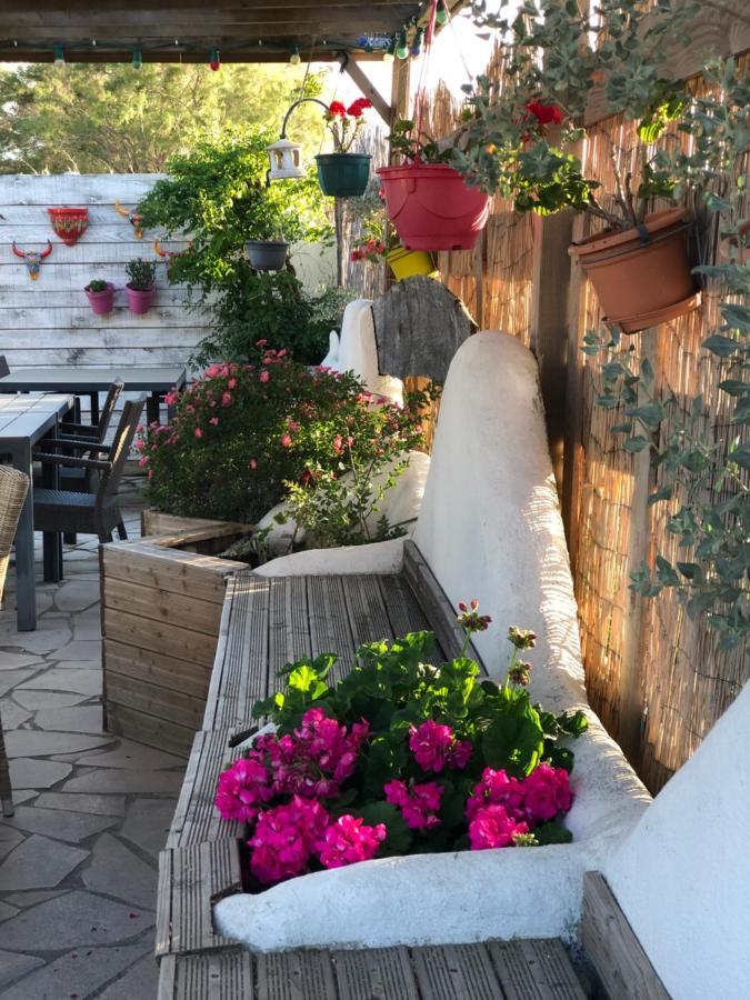 Mas Des Salicornes Hotel Saintes-Maries-de-la-Mer Exterior photo