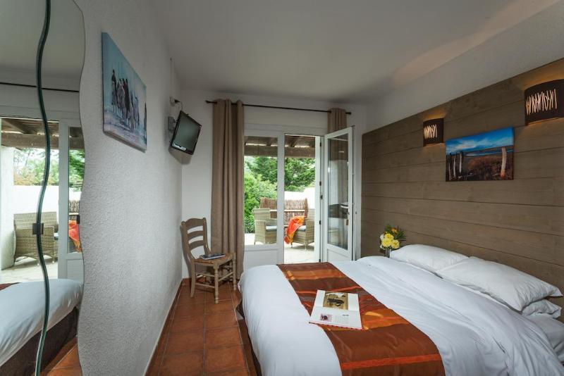 Mas Des Salicornes Hotel Saintes-Maries-de-la-Mer Exterior photo