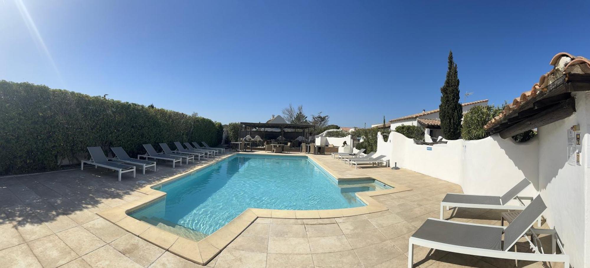 Mas Des Salicornes Hotel Saintes-Maries-de-la-Mer Exterior photo