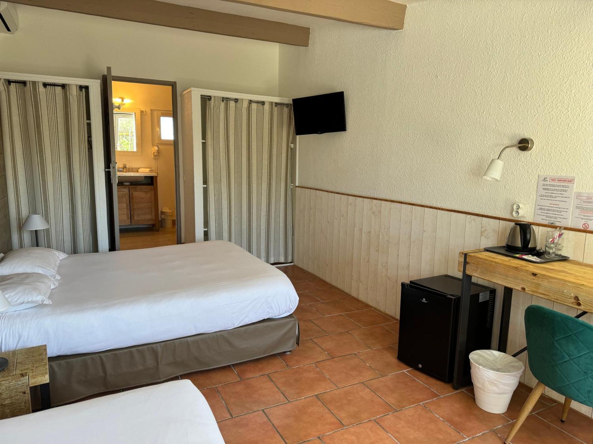 Mas Des Salicornes Hotel Saintes-Maries-de-la-Mer Exterior photo