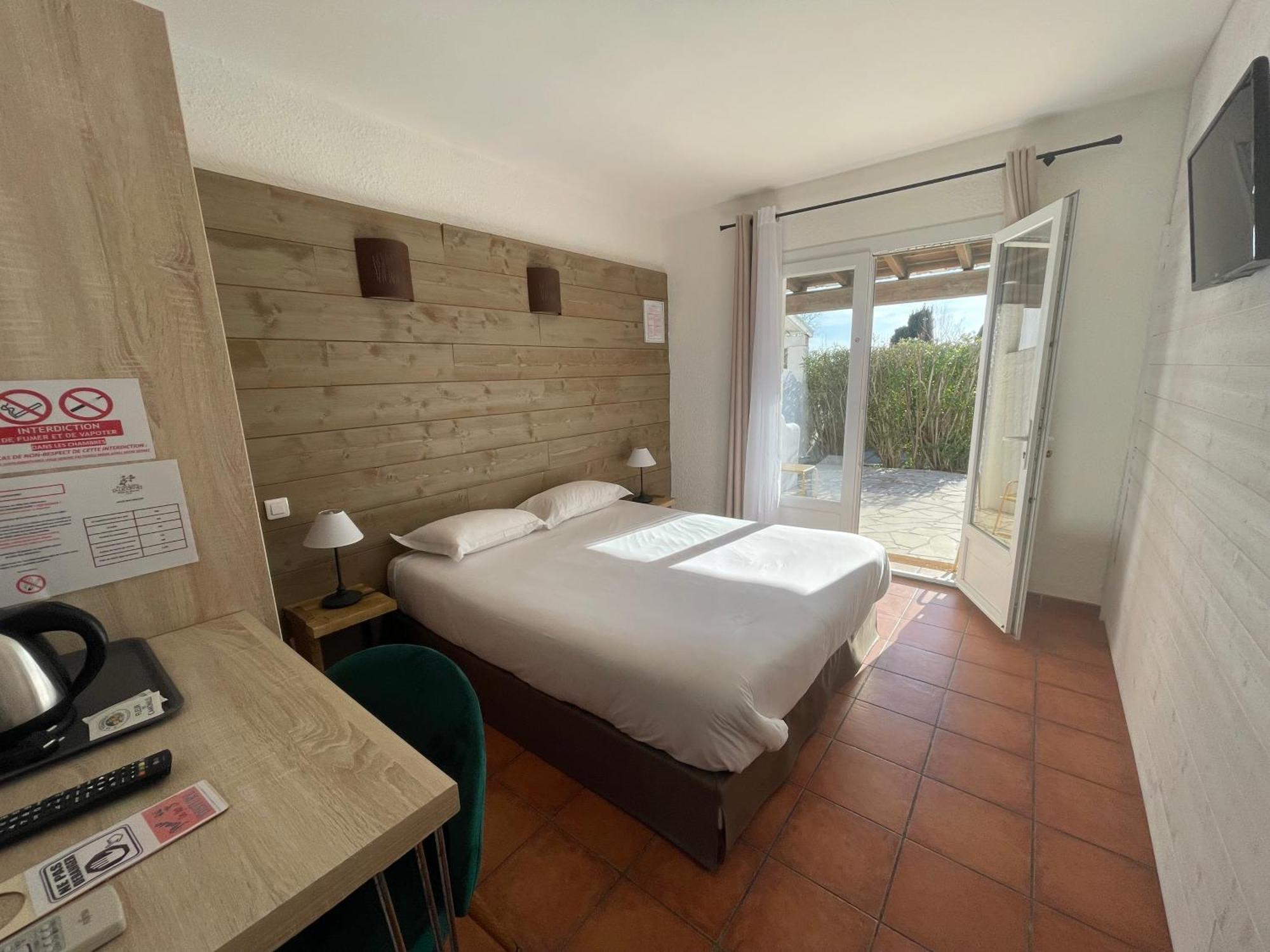 Mas Des Salicornes Hotel Saintes-Maries-de-la-Mer Exterior photo