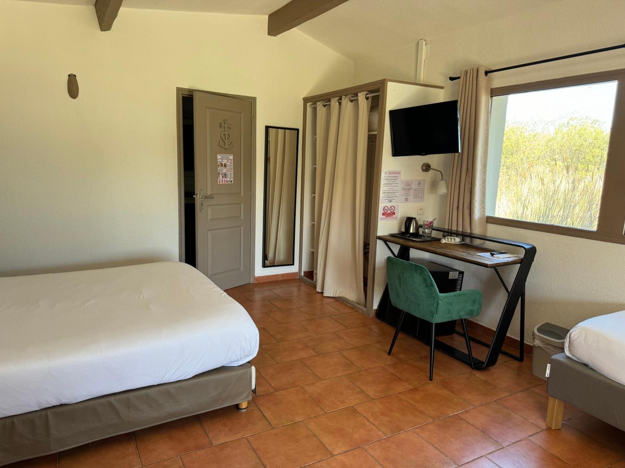 Mas Des Salicornes Hotel Saintes-Maries-de-la-Mer Exterior photo